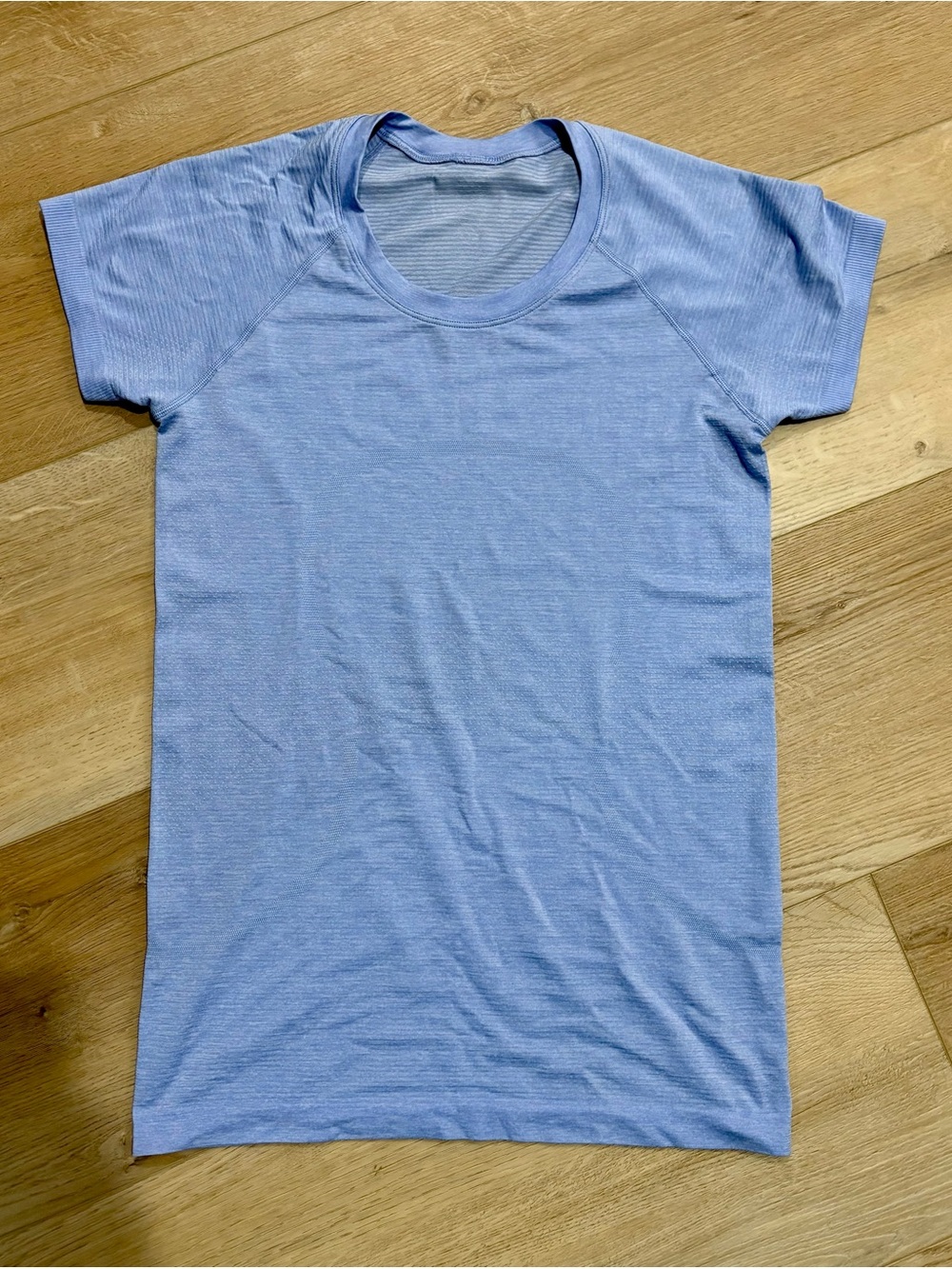 lululemon swiftly tee , size 8 EUC